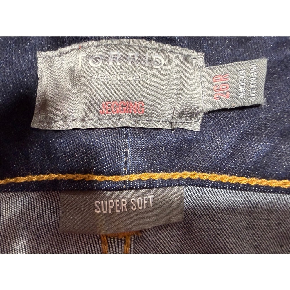 Torrid Super Soft Jeggings Size 26R Dark Wash High Rise Skinny Plus Size Denim - Picture 3 of 9